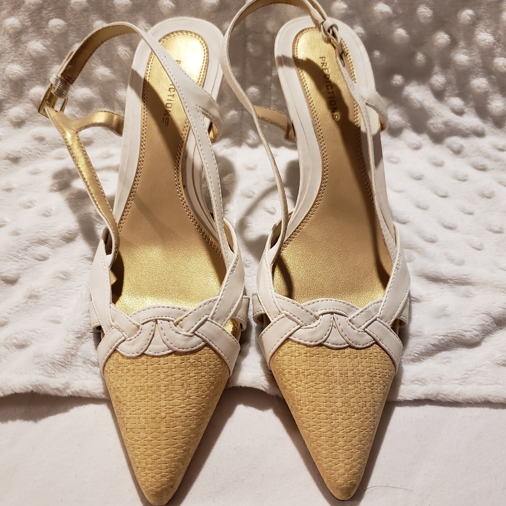 Predictions size 9 white straw ankle strap heels
